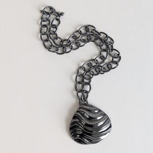 Kenneth Jay Lane Rippled Shell Motif Pendant Polished Gunmetal Chain Necklace